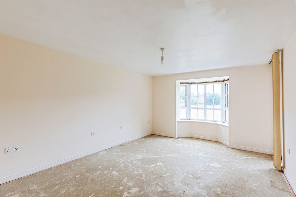 2 bed flat for saleAbbots Way, Kettering NN15 photo 4