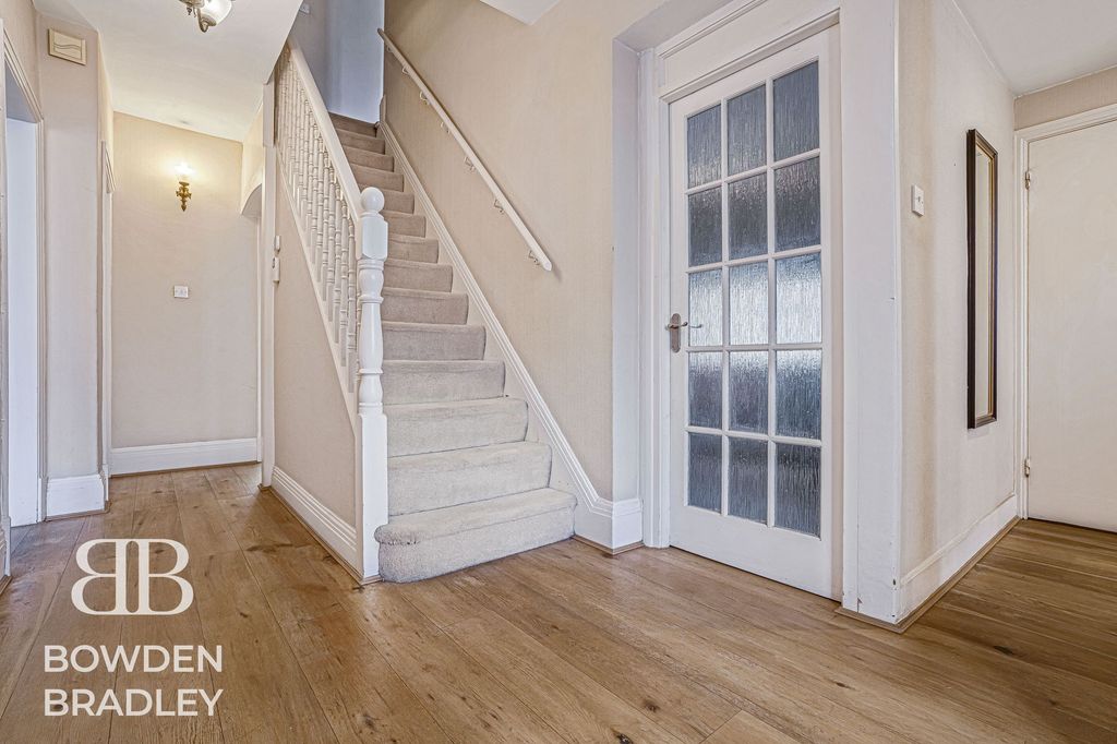 Additional image 16 of 5 bed property for saleAbbotswood Gardens, Clayhall IG5