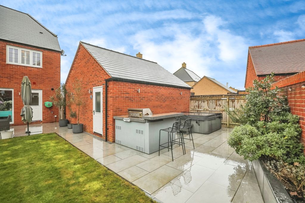 Additional image 2 of 5 bed detached house for saleSwynford Road, Alconbury Weald, Huntingdon PE28