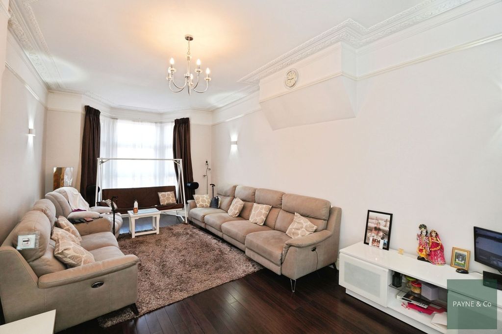 Additional image 8 of 5 bed terraced house for saleCavendish Gardens, Ilford IG1