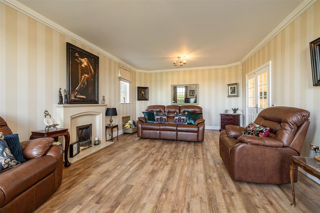 Additional image 15 of 5 bed detached house for sale33 Bowmont Court, Heiton, Kelso TD5