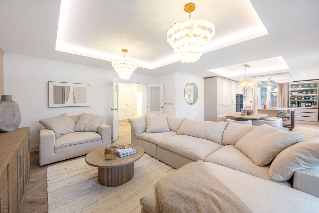 Additional image 4 of 3 bed flat for saleShalford Lodge, Kingston Hill, Kingston Upon Thames KT2