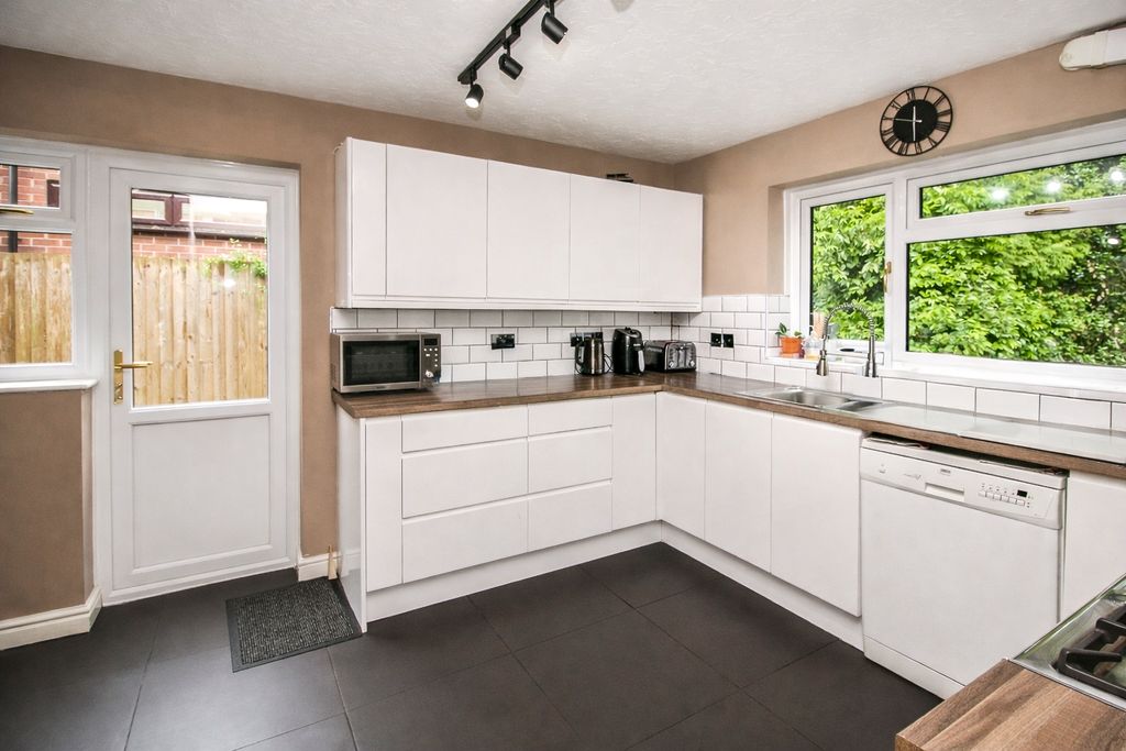 Additional image 3 of 4 bed detached house for saleOak Grove, Kidderminster DY10