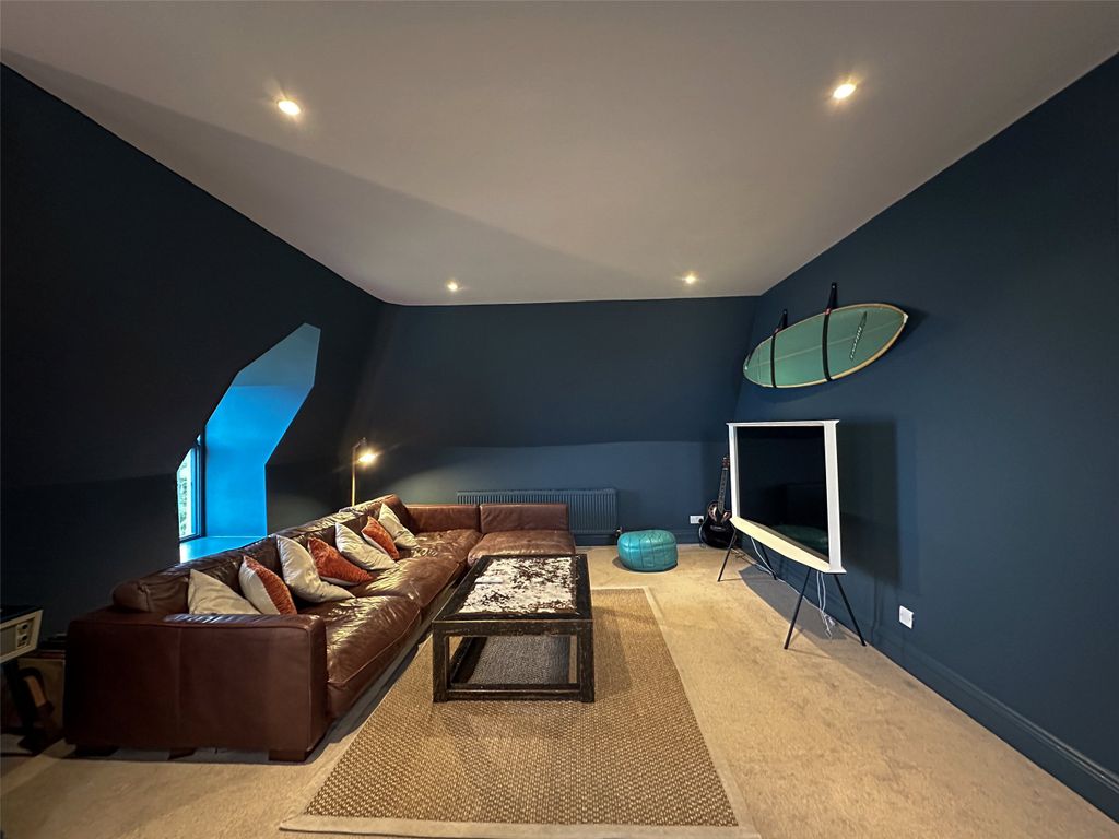 2 bed flat for saleLarkstone Terrace, Ilfracombe, Devon EX34 photo 3