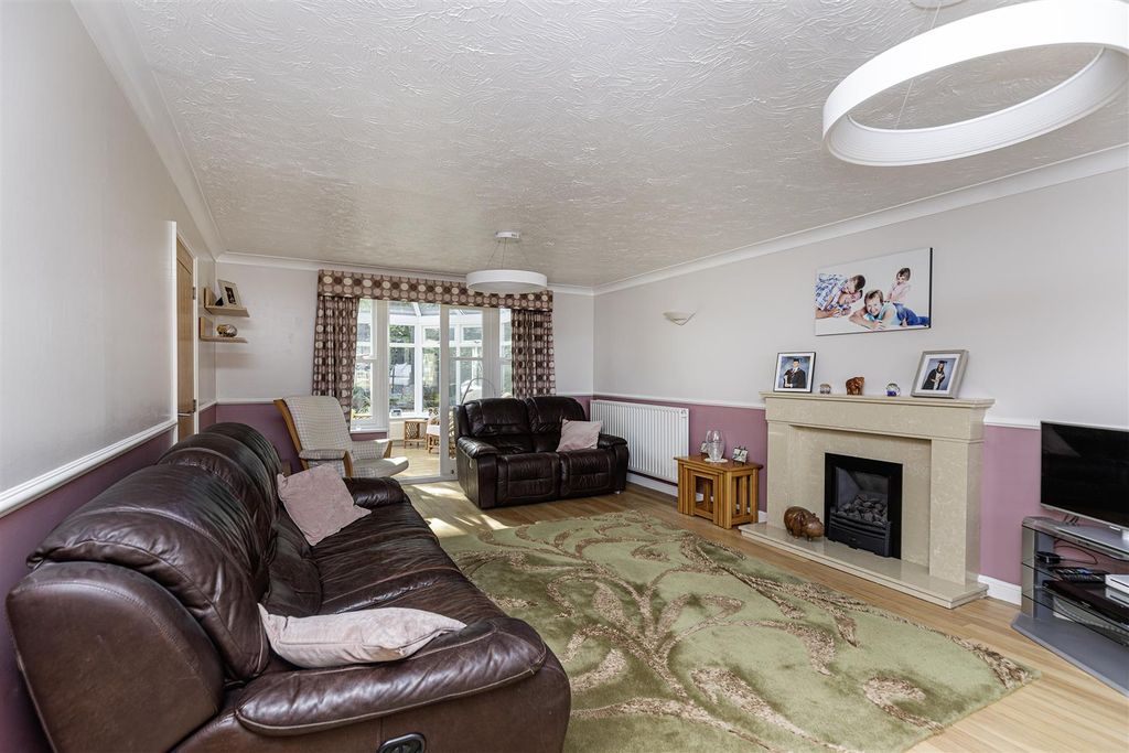 Additional image 7 of 5 bed detached house for saleWhitebeam Park, Birkby, Huddersfield HD2
