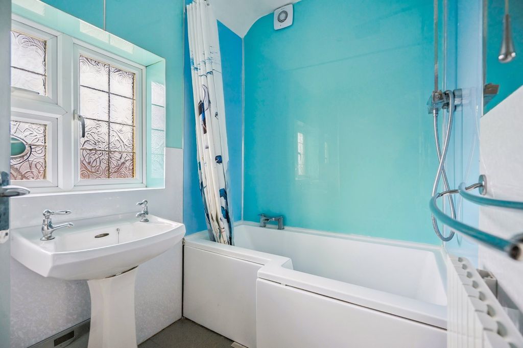 Additional image 17 of 5 bed detached house for saleWood Lane Close, Iver SL0