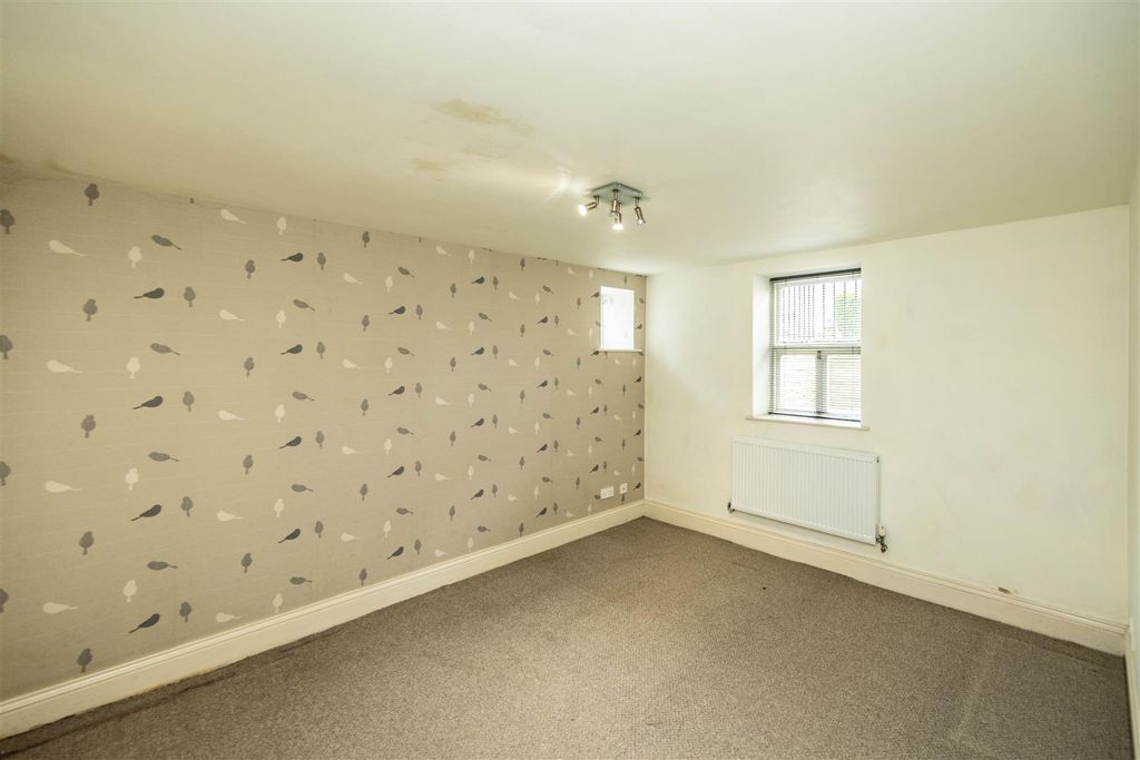 Additional image 9 of 2 bed flat for salePark Drive, Huddersfield HD1