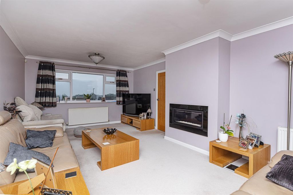 Additional image 15 of 5 bed detached house for saleThe Ghyll, Fixby, Huddersfield HD2