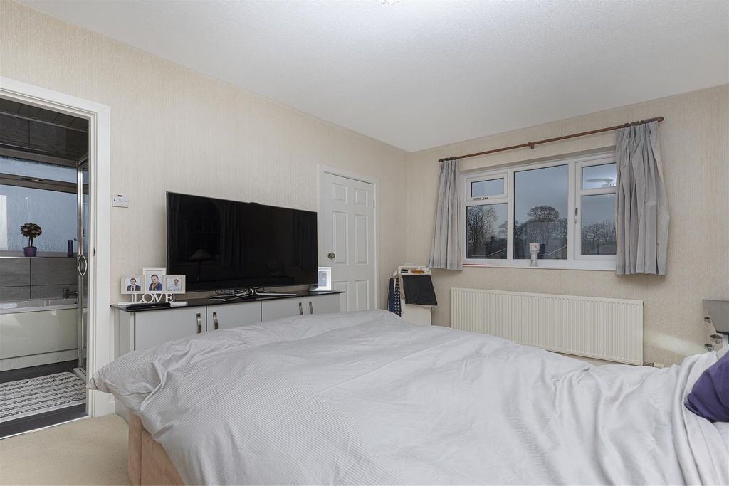 Additional image 25 of 5 bed detached house for saleThe Ghyll, Fixby, Huddersfield HD2