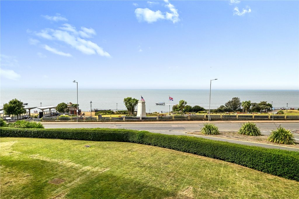 2 bed flat for saleCliff Court, Hunstanton, Norfolk PE36
