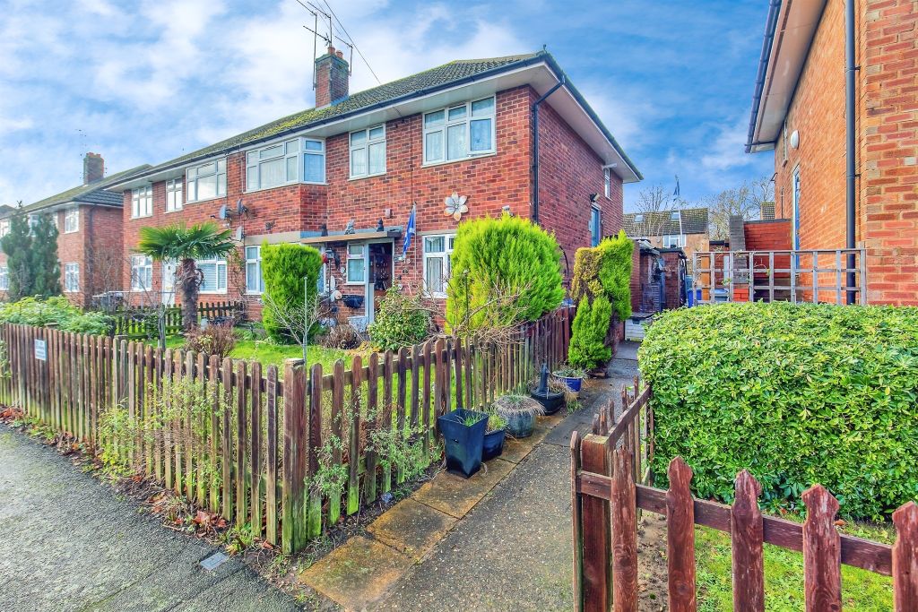 2 bed flat for saleCora Road, Kettering NN16