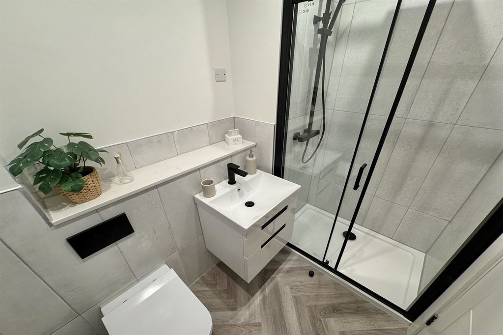 Additional image 7 of 4 bed property for saleChurch Mead, Greater Manchester SK14