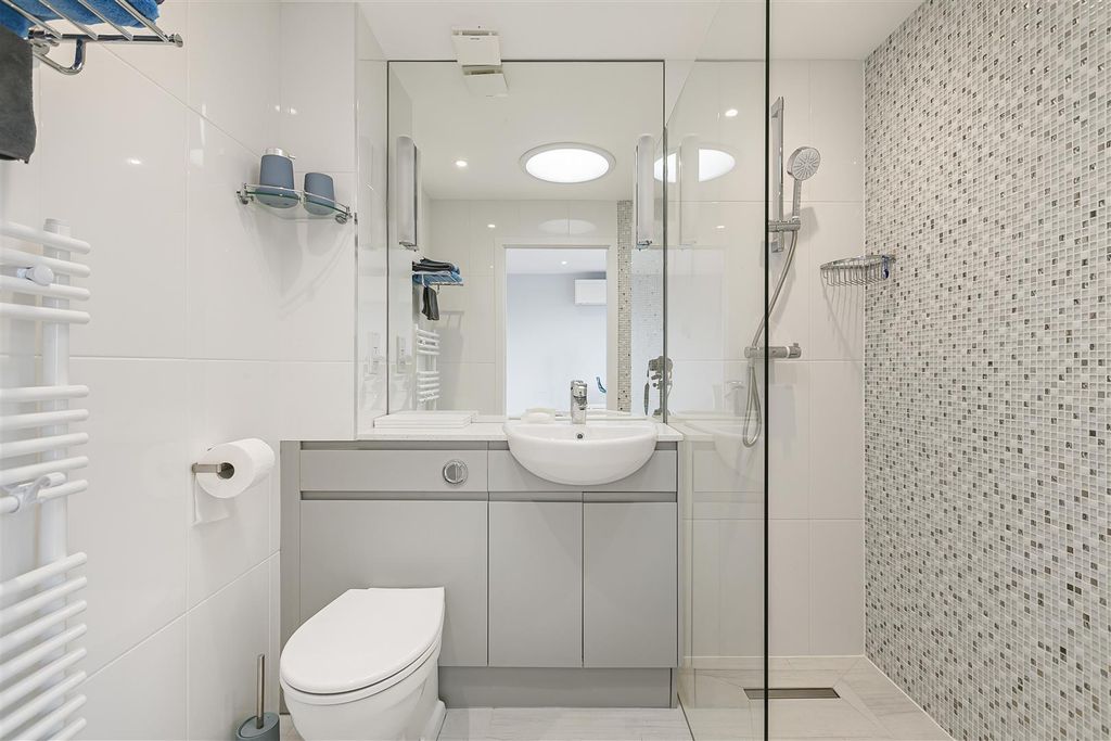 Additional image 17 of 4 bed town house for salePark Road, Kingston Upon Thames KT2