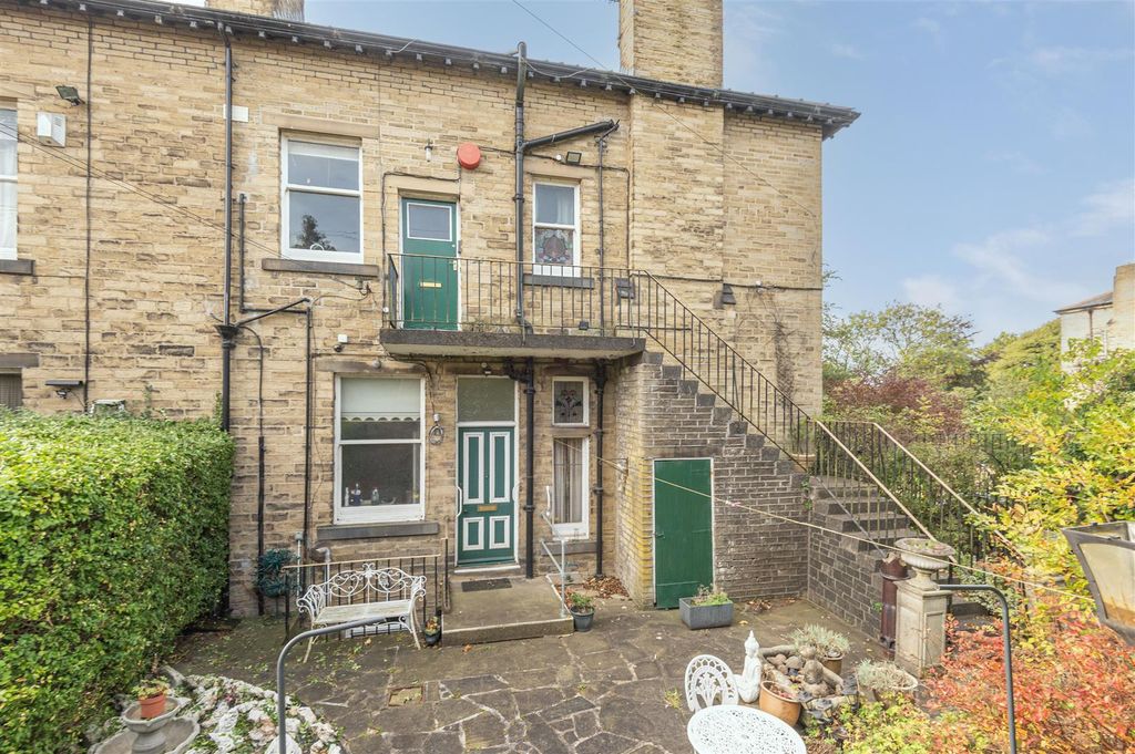 Additional image 58 of 6 bed semi-detached house for salePark Drive, Huddersfield HD1