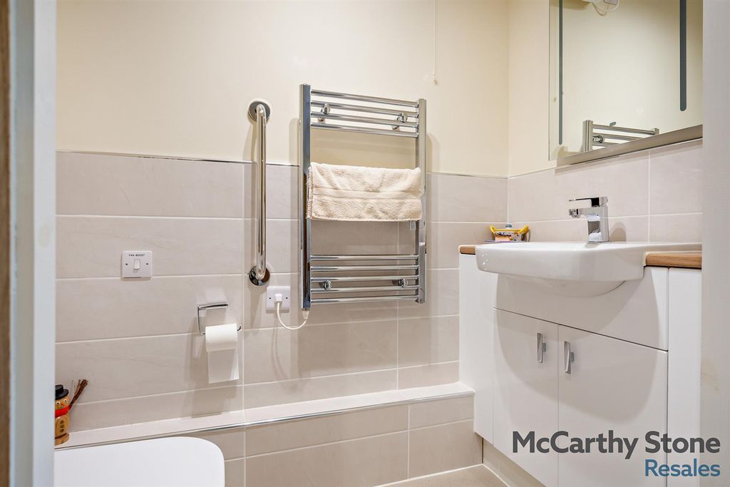Additional image 12 of 2 bed flat for saleChesterton Court, Railway Road, Ilkley LS29
