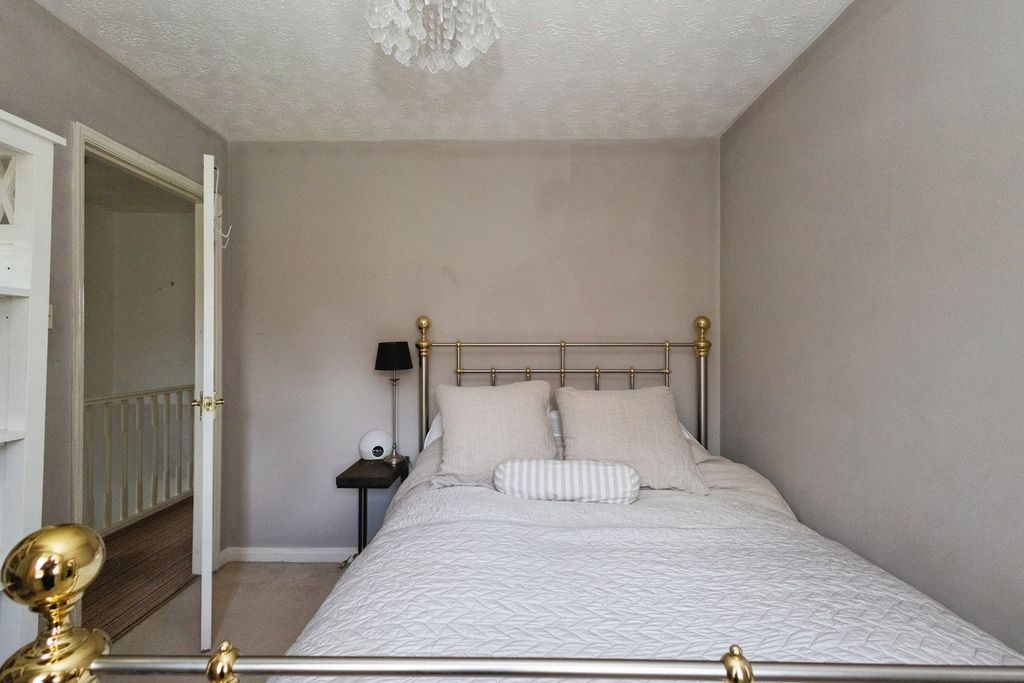 Additional image 9 of 3 bed semi-detached house for saleJames Drive, Hyde, Greater Manchester SK14