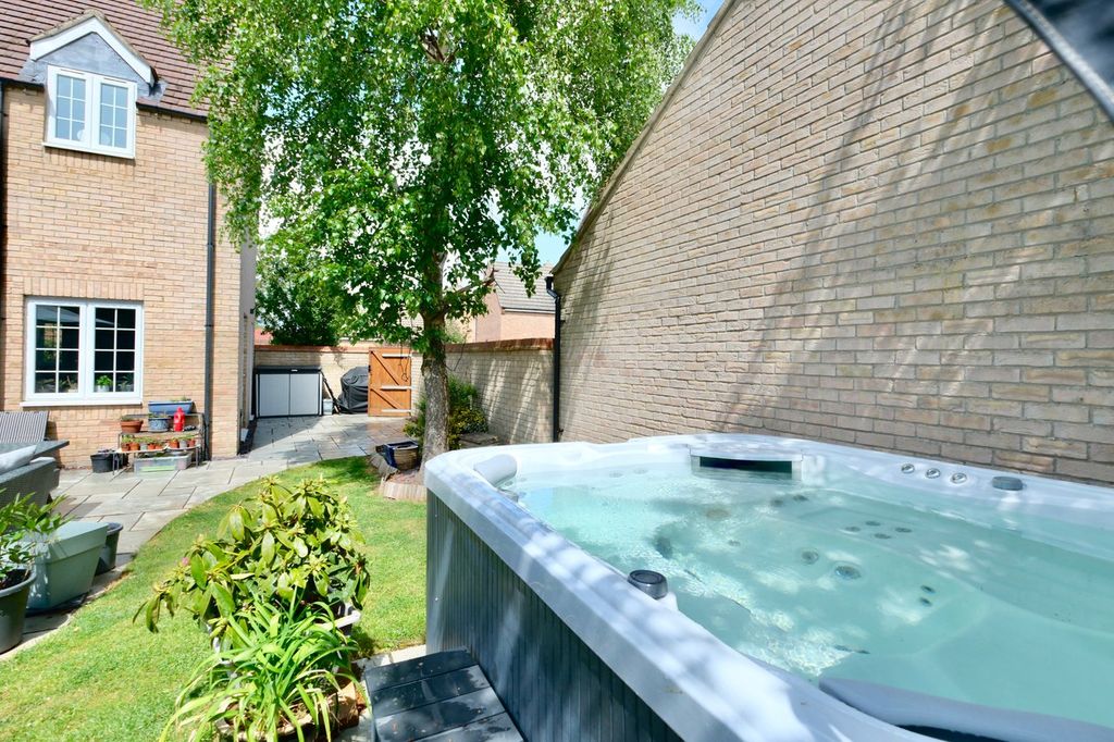 Additional image 28 of 6 bed detached house for saleJarwood Walk, Godmanchester, Huntingdon PE29