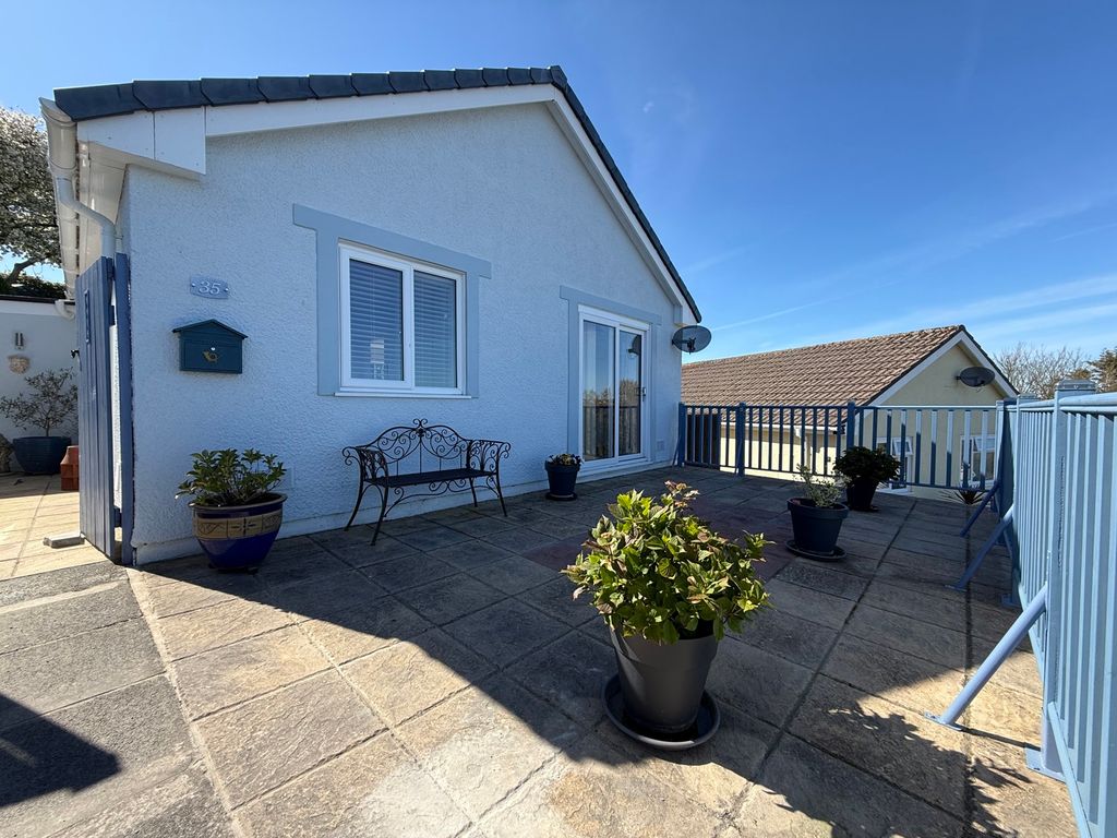 2 bed bungalow for saleHill Rise, Kilgetty, Pembrokeshire SA68