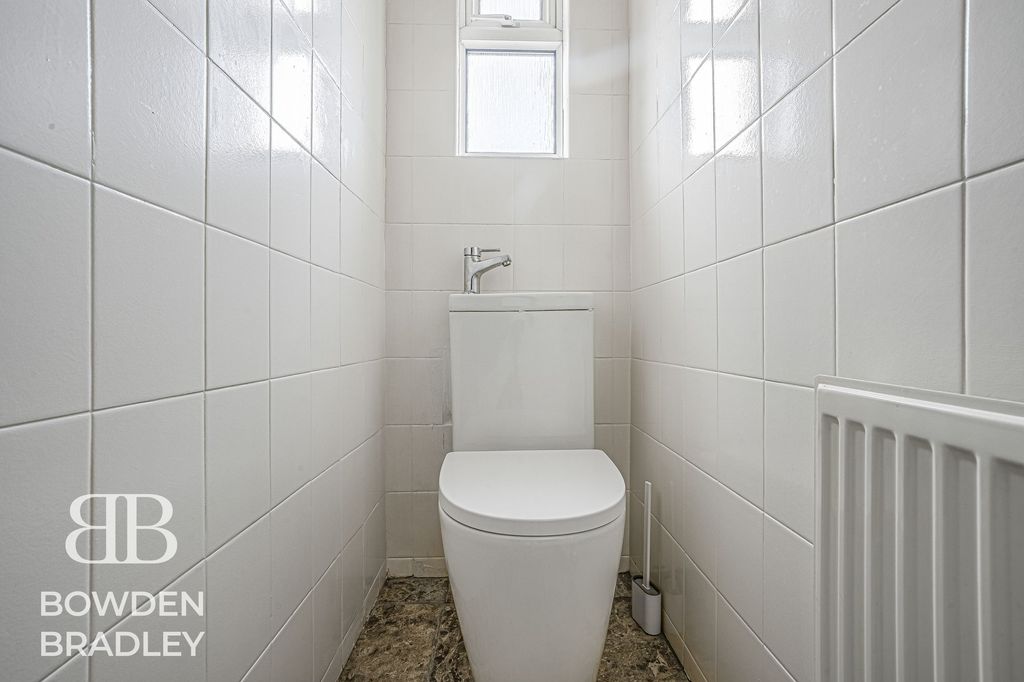 Additional image 21 of 5 bed property for saleAbbotswood Gardens, Clayhall IG5
