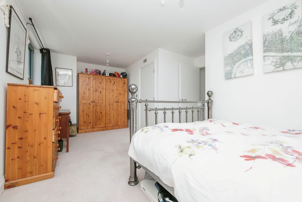 Additional image 8 of 2 bed flat for saleKey Street, Ipswich, Suffolk IP4