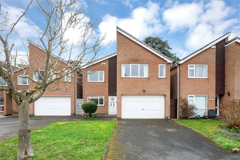Avenue Gardens, Stoneygate, Leicester LE2
