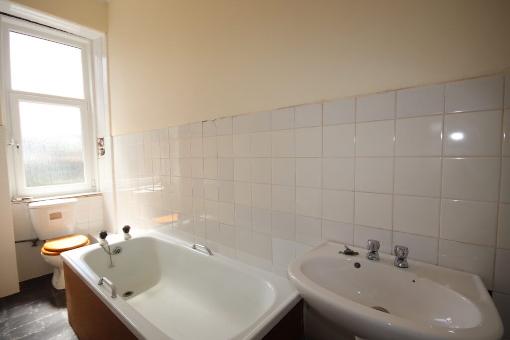 Additional image 6 of 2 bed flat for saleFlat 3/1, 4 Bishop Street, Rothesay PA20