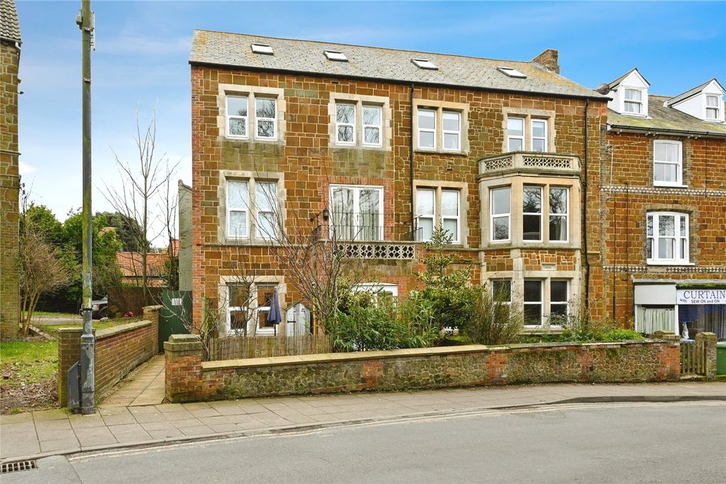 1 bed flat for saleCaledonian House, 24 Westgate, Hunstanton, Norfolk PE36