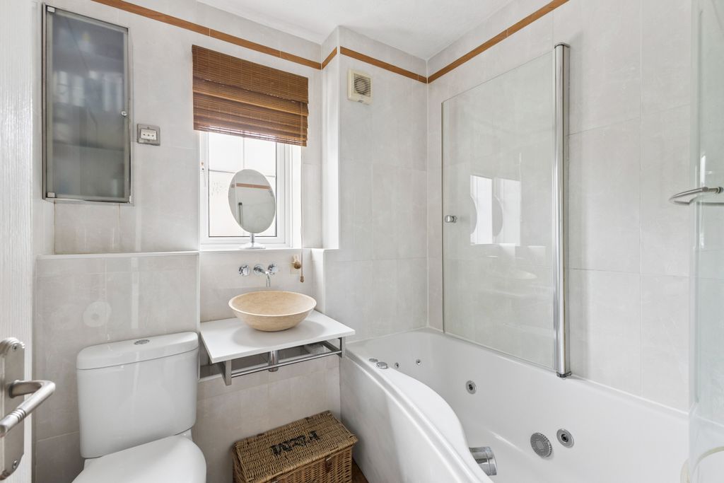 Additional image 9 of 3 bed semi-detached house for saleOakes Court, Hungerford RG17
