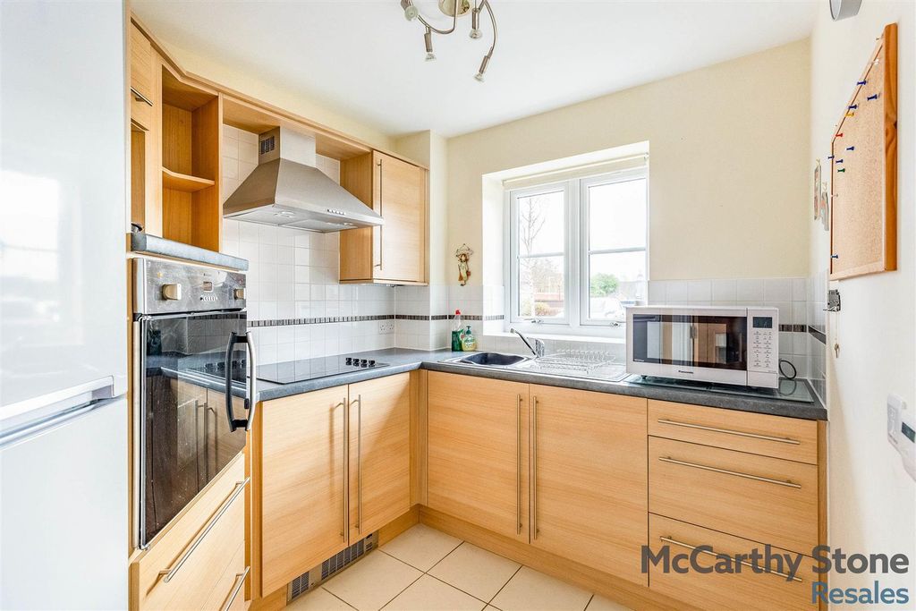 Additional image 8 of 1 bed flat for saleTresham Close, St. Marys Road, Kettering, Northamptonshire NN15