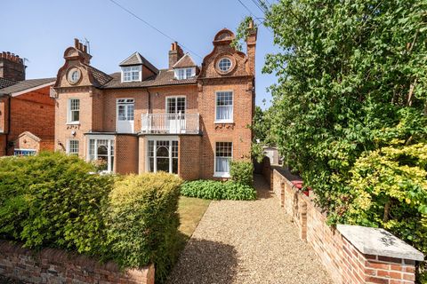 Downshire Square, Reading, Berkshire RG1