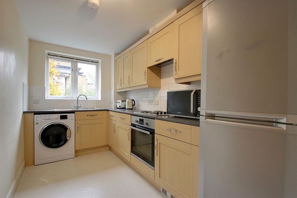 Additional image 3 of 2 bed flat for saleOvaltine Court, Kings Langley WD4