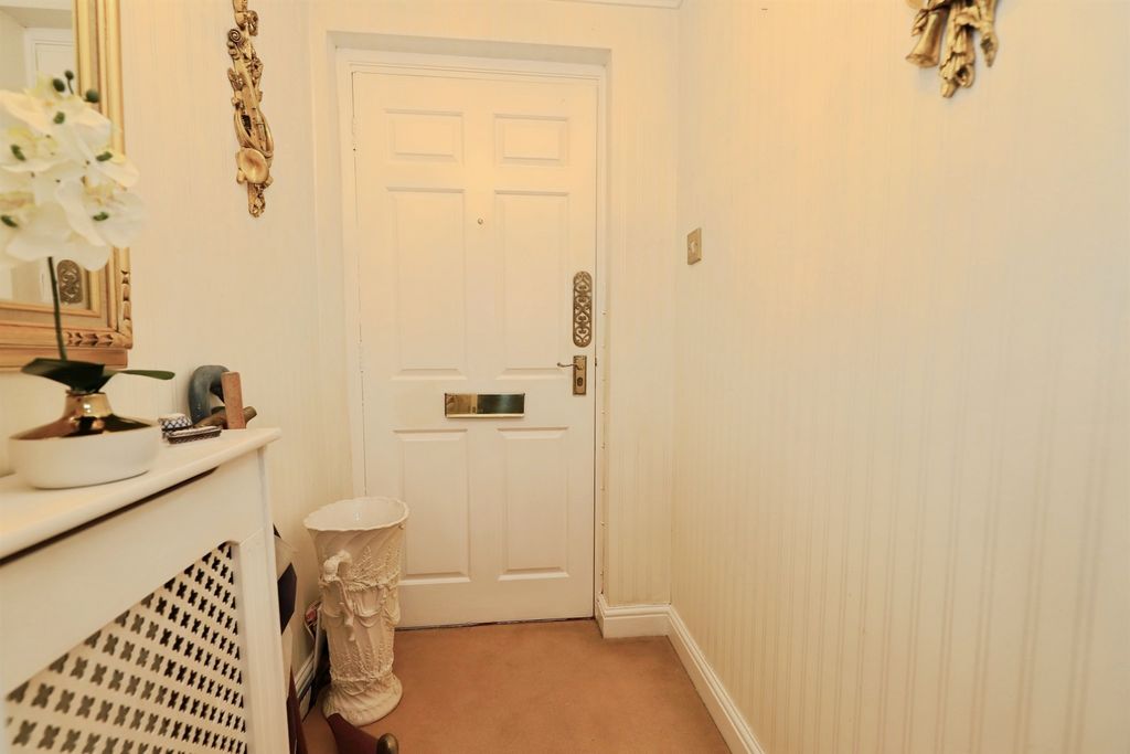 Additional image 17 of 2 bed flat for saleOldnall Road, Kidderminster DY10