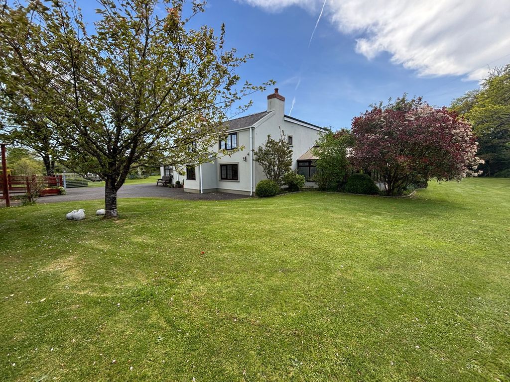 4 bed farm for saleKilgetty SA68