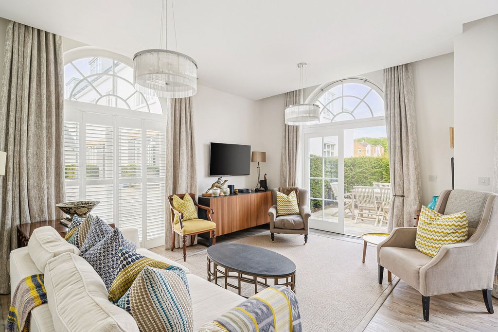 2 bed flat for saleEgerton Drive, Isleworth TW7