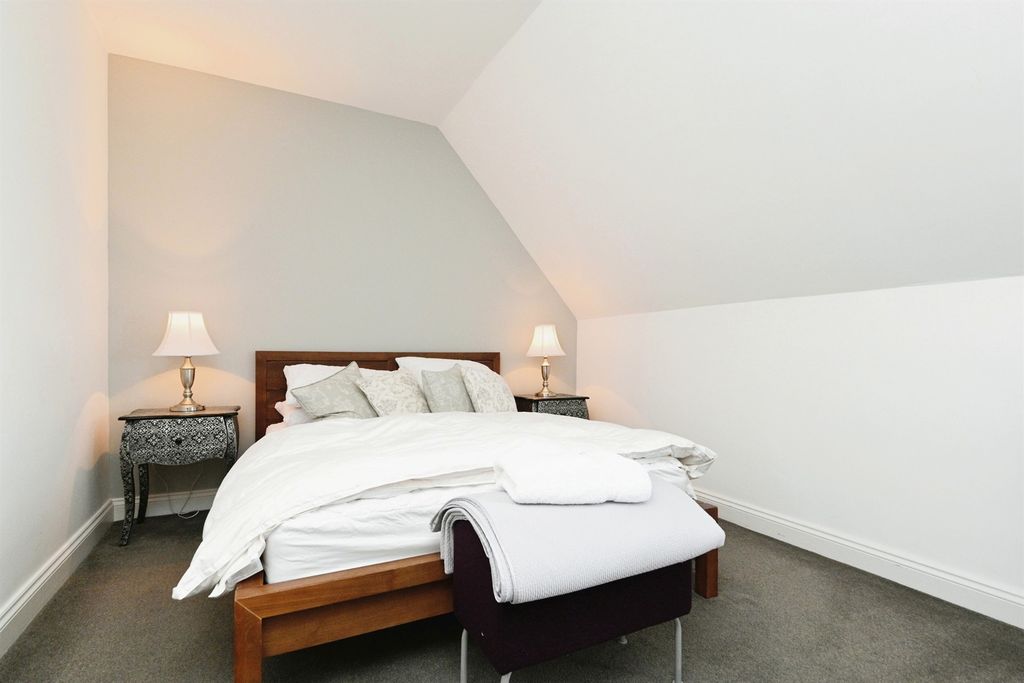 2 bed flat for saleCliff Parade, Hunstanton PE36 photo 5