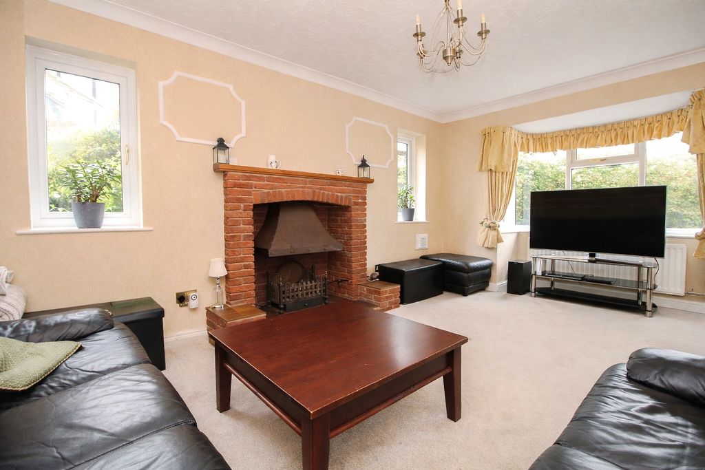 Additional image 4 of 4 bed detached house for saleOak Grove, Kidderminster DY10