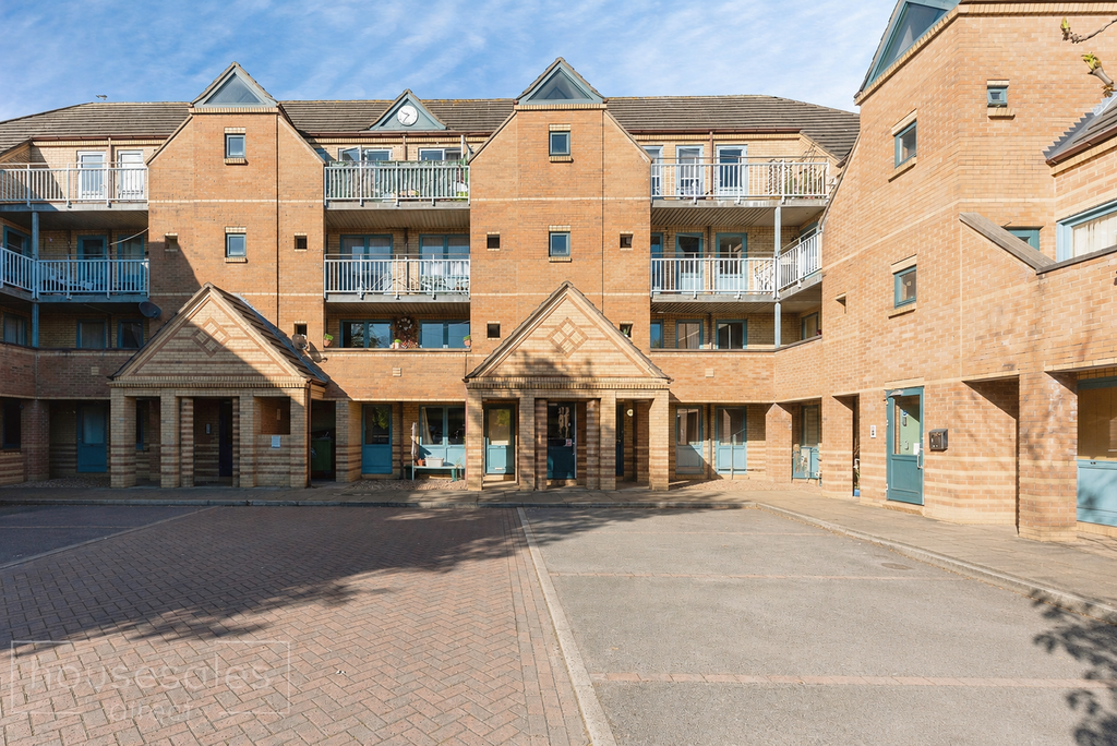 1 bed flat for saleManor Court Manor Avenue, Grimsby DN32