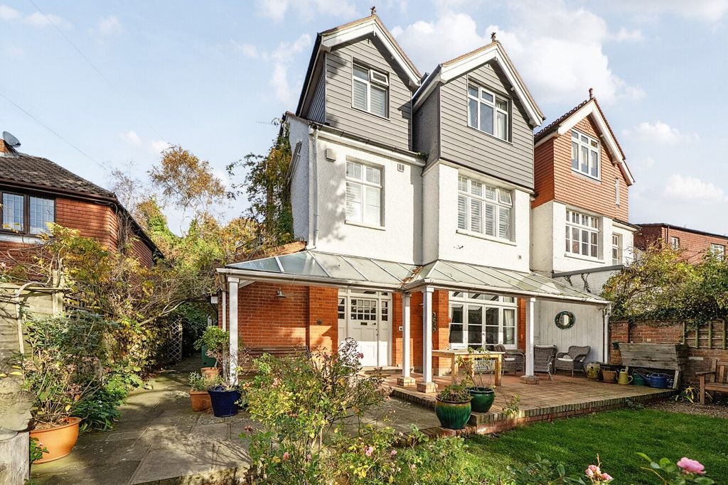 6 bed semi-detached house for saleLeafy Grove, Keston BR2