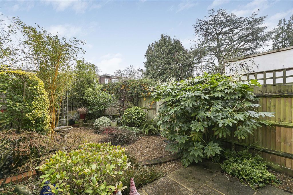 Additional image 2 of 4 bed town house for salePark Road, Kingston Upon Thames KT2