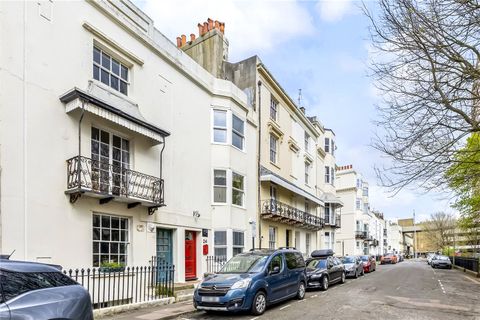 Russell Square, Brighton, East Sussex BN1