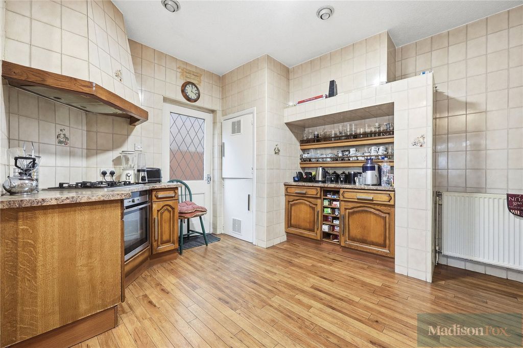 Additional image 7 of 4 bed detached house for saleTomswood Road, Chigwell, Essex IG7