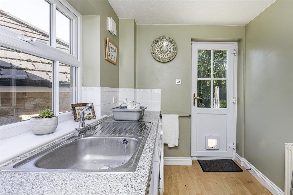 Additional image 21 of 5 bed detached house for saleWhitebeam Park, Birkby, Huddersfield HD2