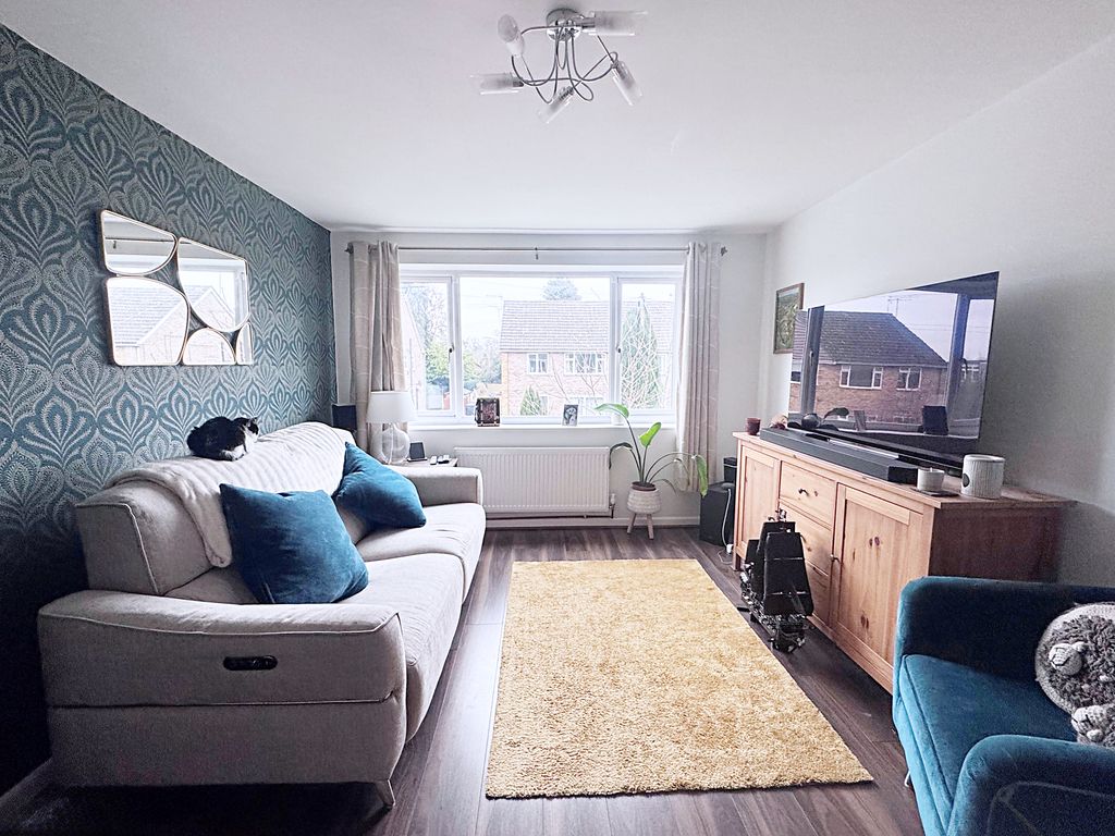 2 bed maisonette for saleDenton Close, Kenilworth CV8 photo 4