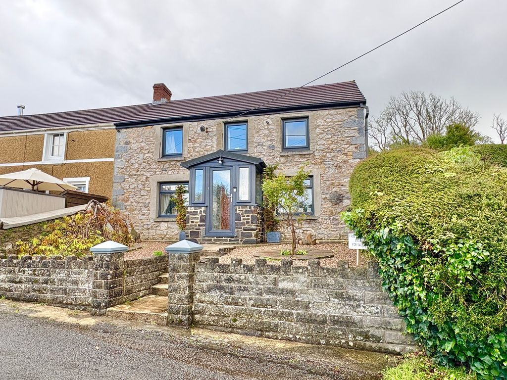3 bed semi-detached house for saleHoreb Road, Kidwelly SA17