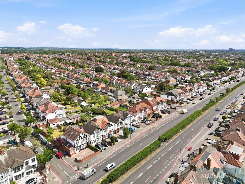 Additional image 35 of 4 bed detached house for saleWoodford Avenue, Ilford IG2