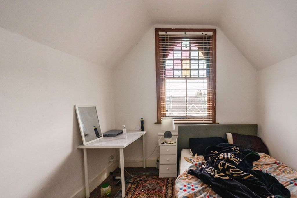 Additional image 10 of 3 bed flat for saleCoventry Road, Ilford IG1