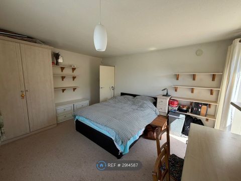Landscape Drive, Leicester LE5, Room to rent
