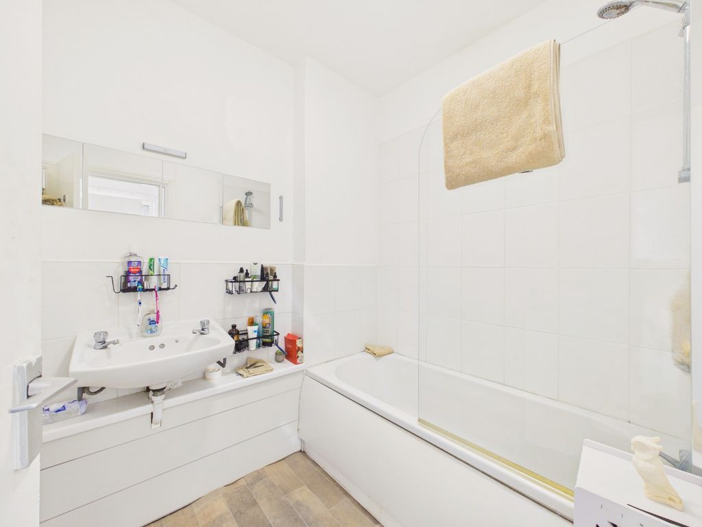 Additional image 8 of 2 bed flat for saleSpring Bank West, Hull HU3