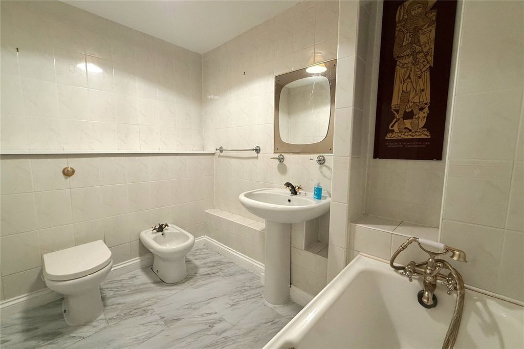 Additional image 15 of 2 bed flat for saleThe Groves, Crescent Road, Ivybridge, Devon PL21
