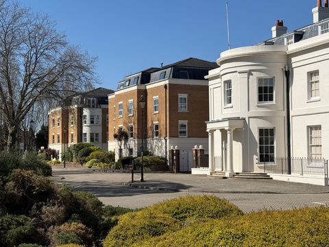 Grosvenor Square, Southampton, Hampshire SO15